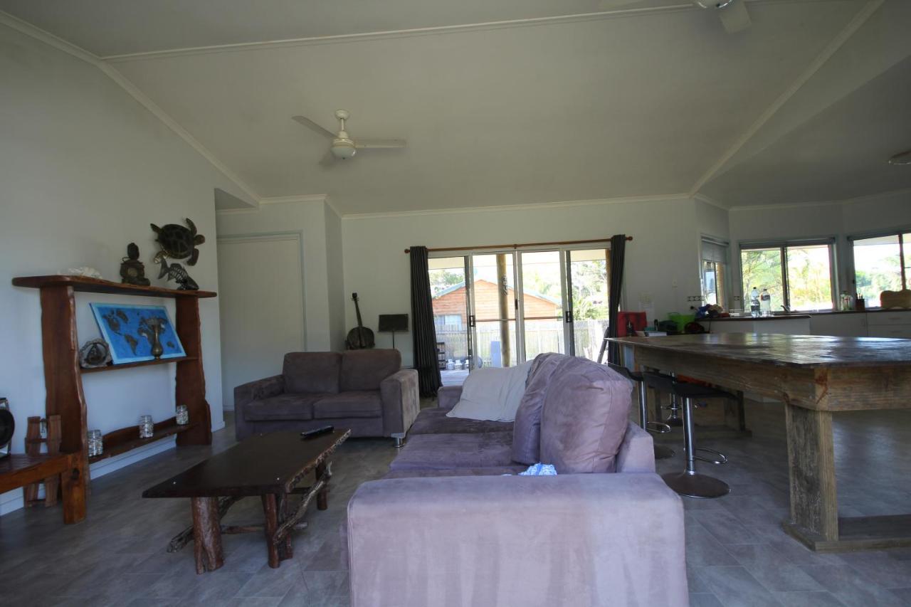 Castaway Beach House- No Parties - No Pets Agnes Water Exteriör bild